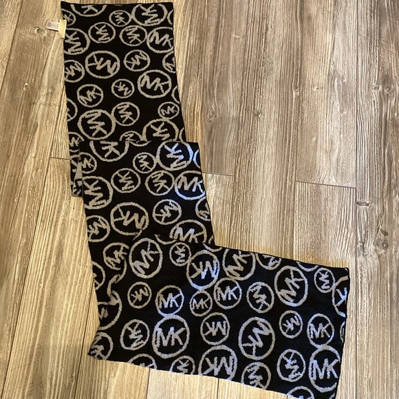 Michael Kors  scarf - Picture 14 of 14